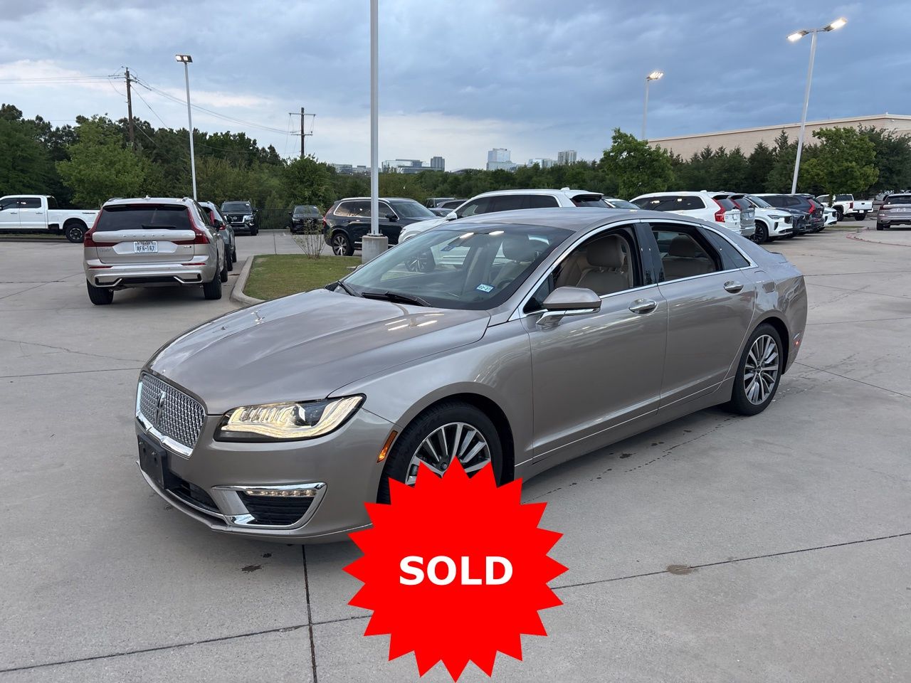 Iced Mocha Metallic 2019 Lincoln MKZ Hybrid FWD Sedan Front-Wheel Drive Continuously Variable Transmission