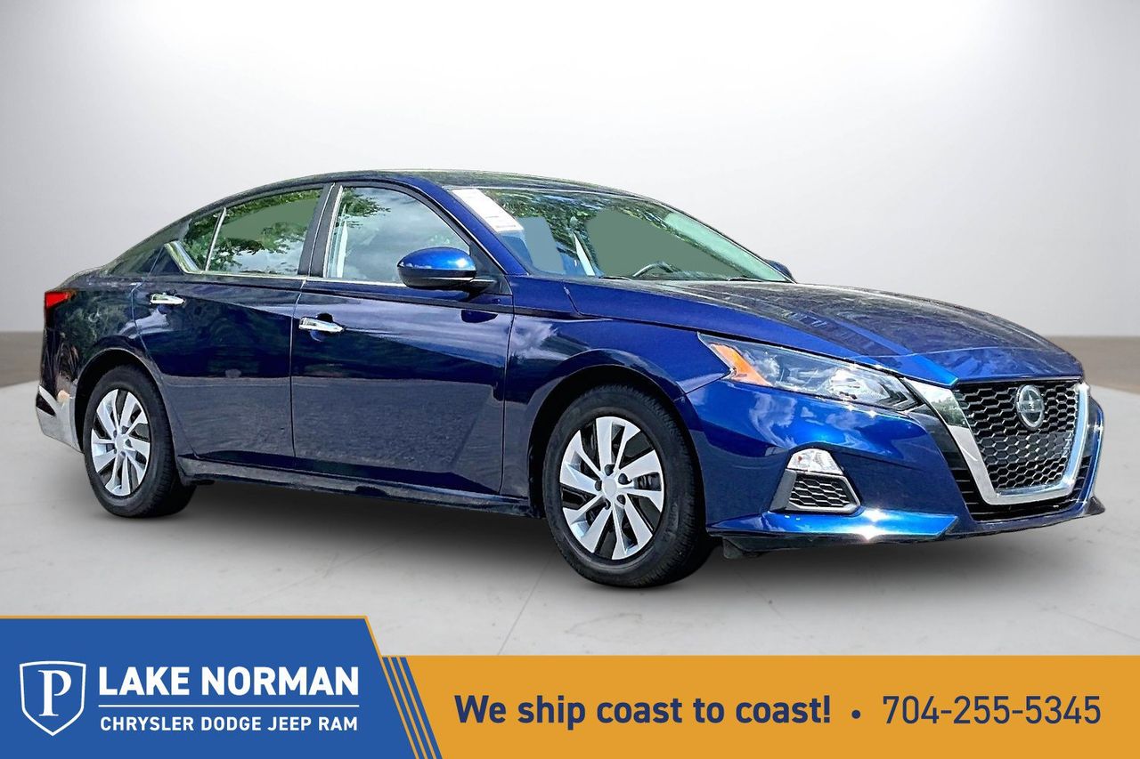 Deep Blue Pearl 2022 Nissan Altima Sedan Front-Wheel Drive Continuously Variable Transmission
