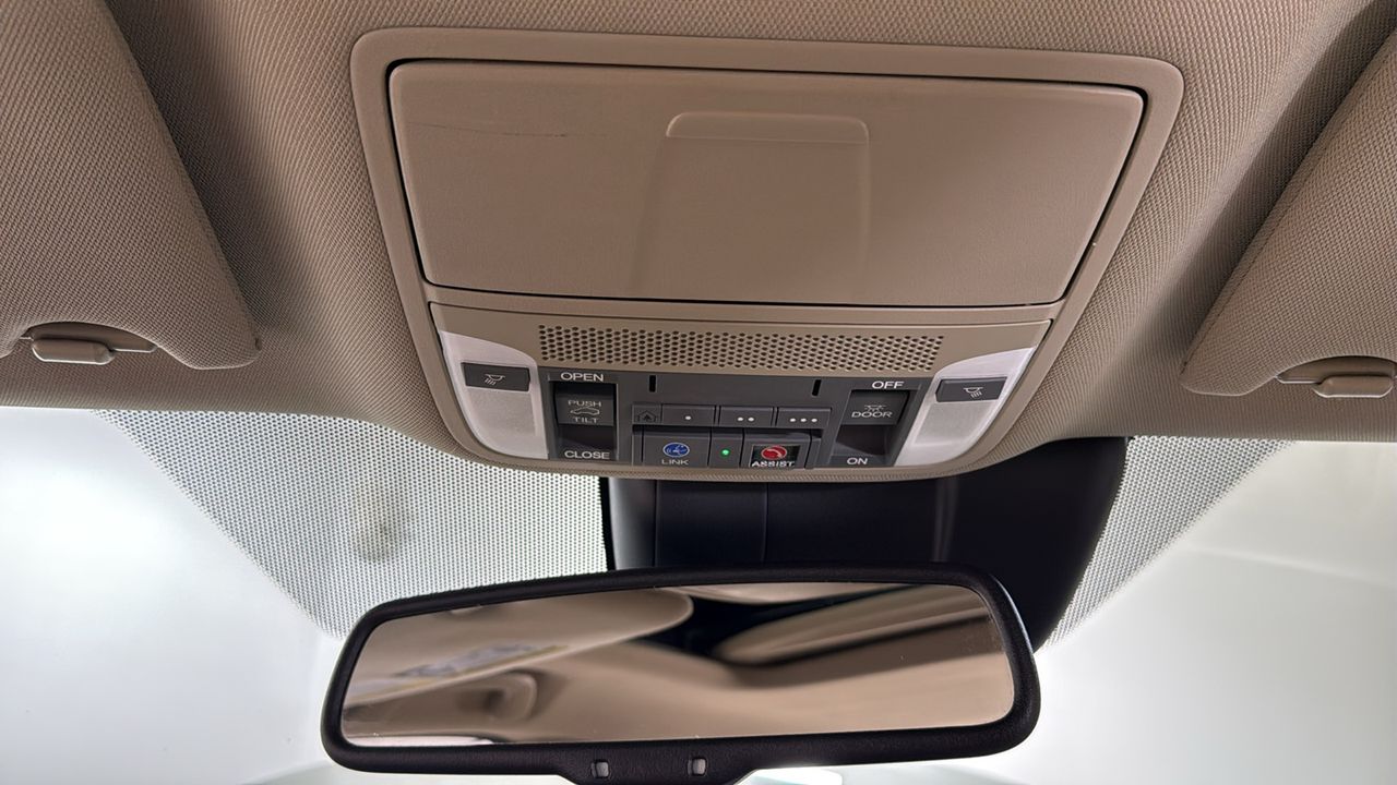Used 2017  Acura Advance Package image 11