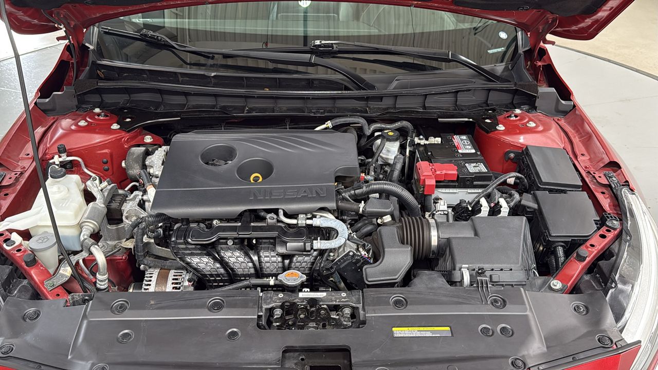 Used 2019 Red Nissan 2.5 SR image 25