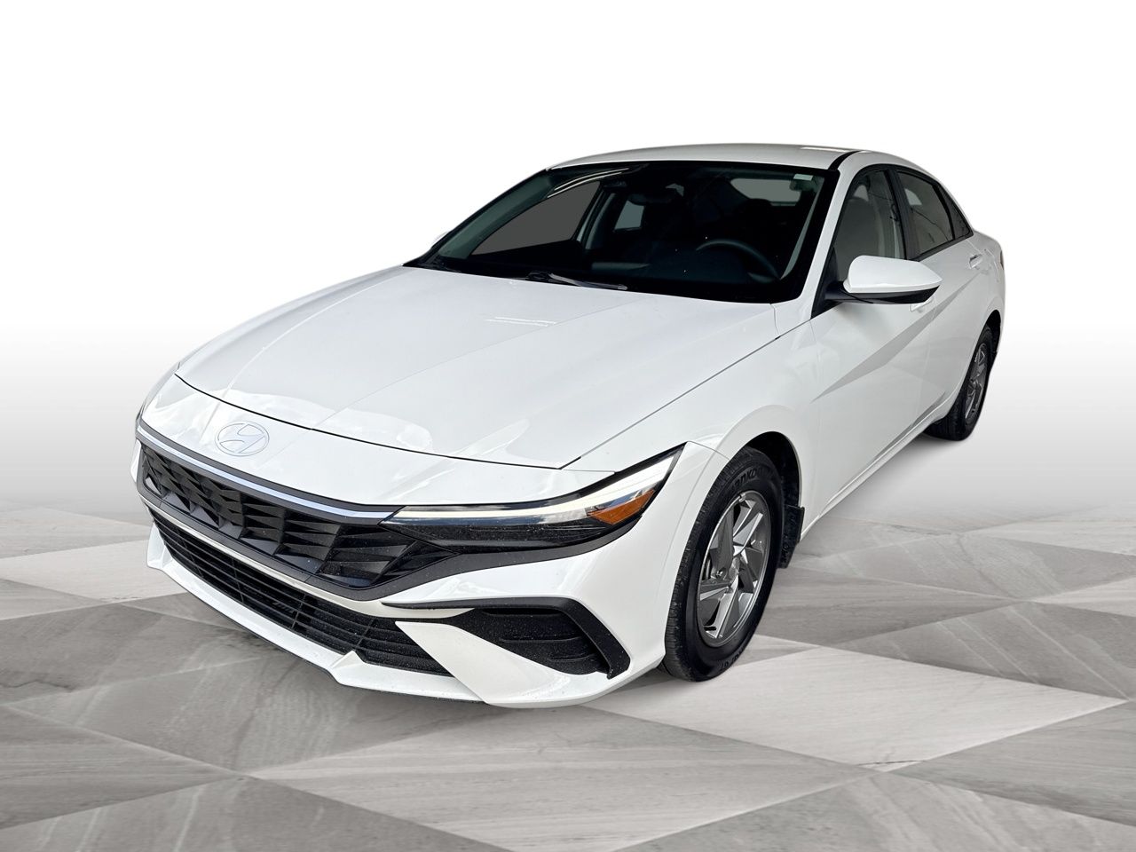 Serenity White 2025 Hyundai Elantra SE FWD Sedan Front-Wheel Drive Continuously Variable Transmission