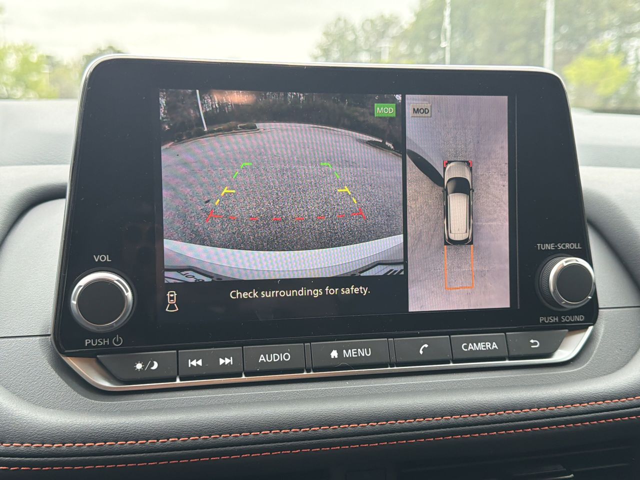 View vehicle photo 4