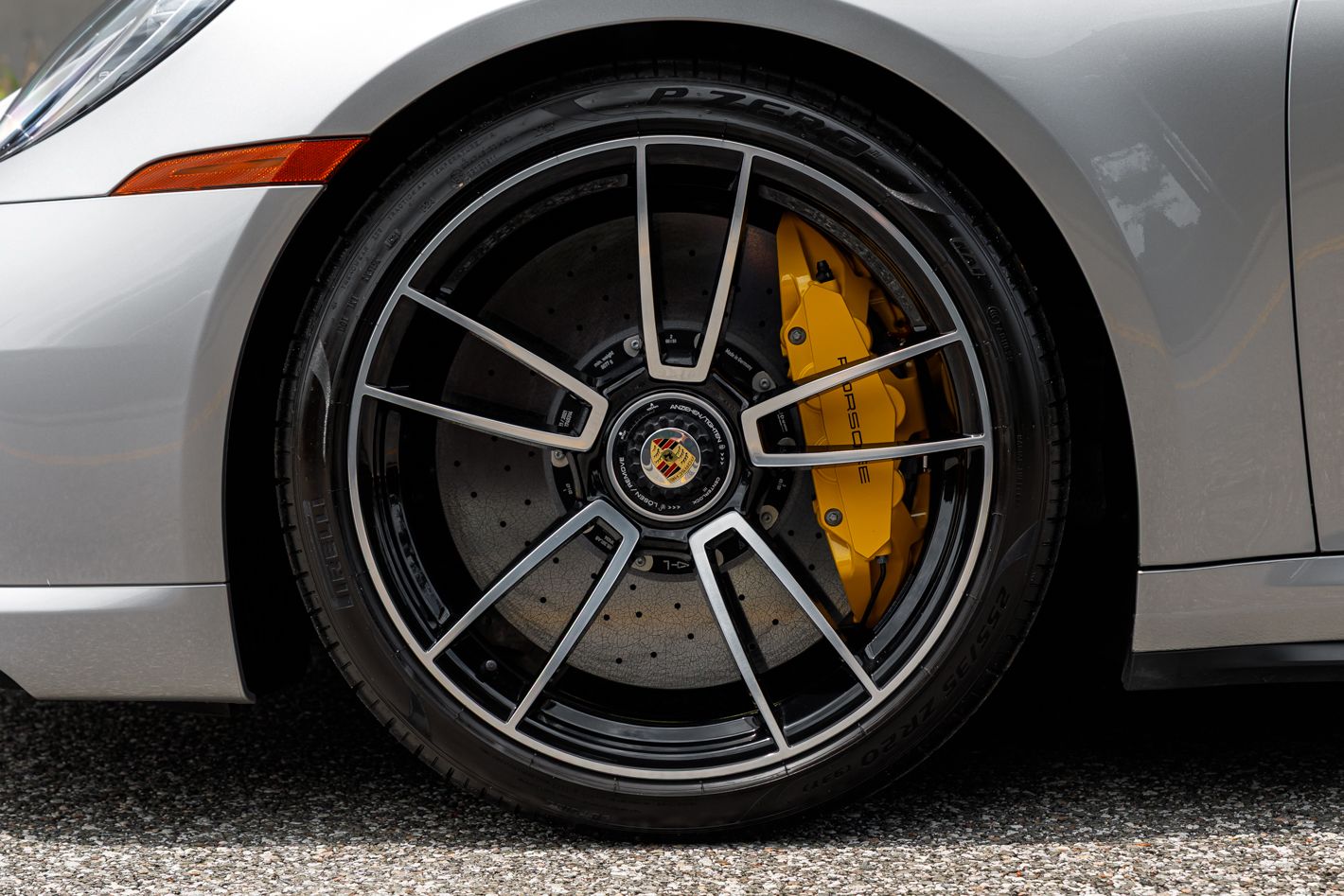 2021 Porsche 911 Turbo S - Photo 29