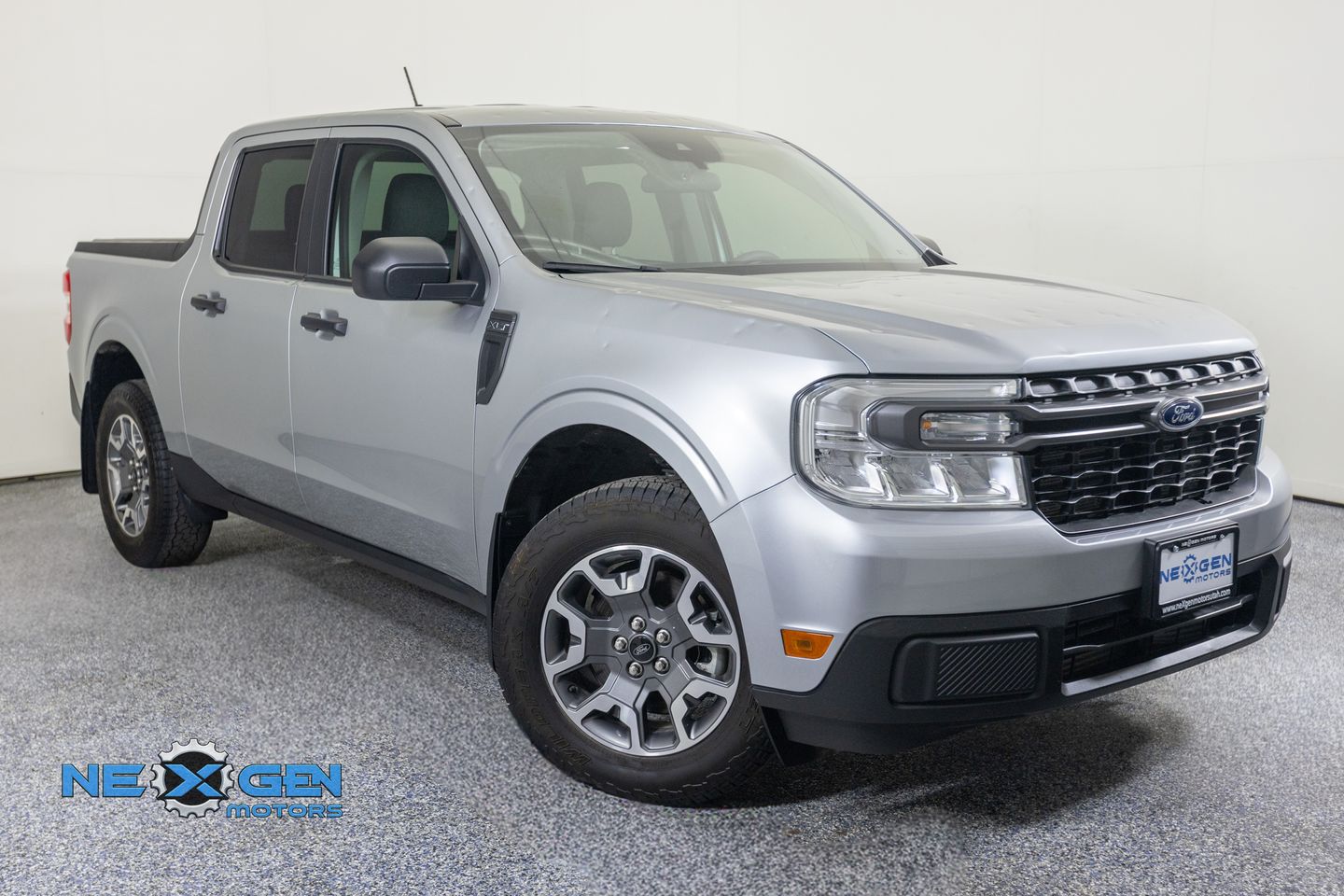 Silver Metallic 2024 Ford Maverick Pickup Truck All-Wheel Drive 8-Speed Automatic