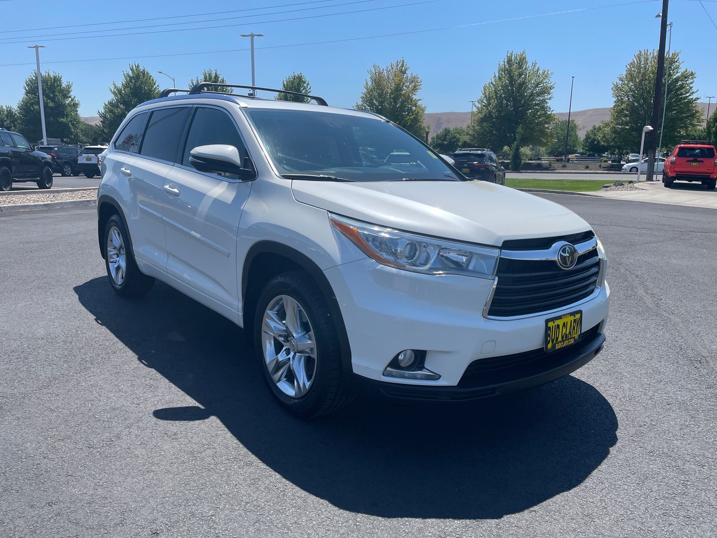 White (Blizzard Pearl) 2014 Toyota Highlander SUV / Crossover All-Wheel Drive 6-Speed Automatic Overdrive
