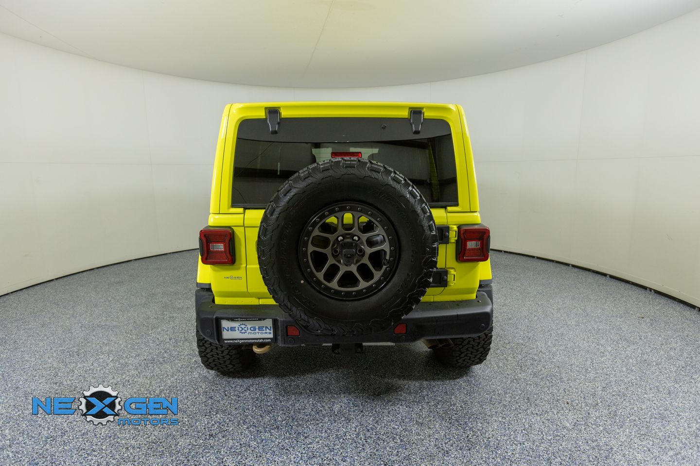 View vehicle photo 6