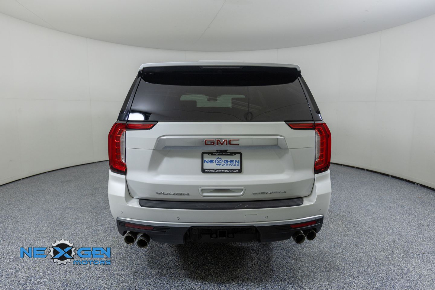 View vehicle photo 6