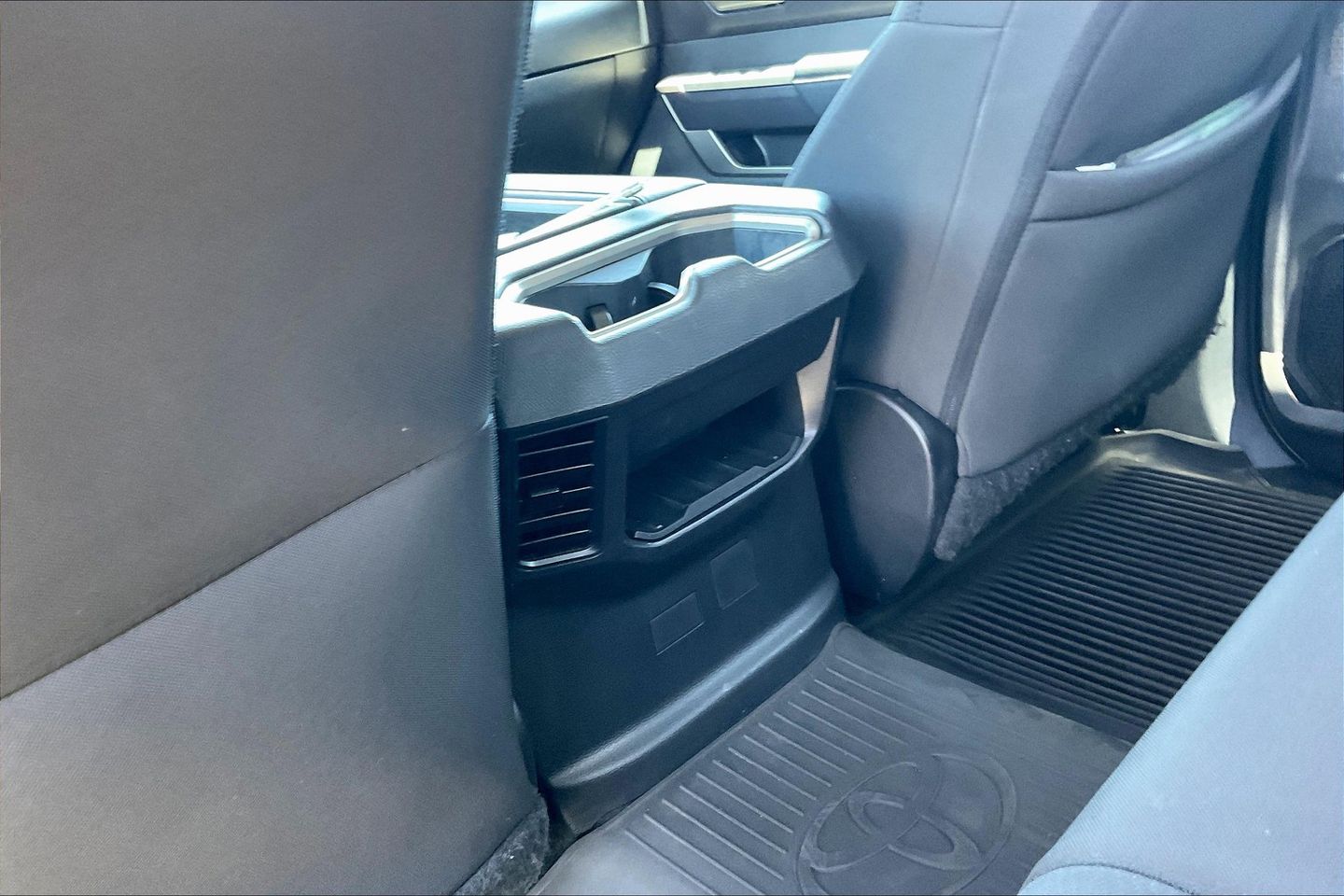 2022 Toyota Tundra SR5 photo