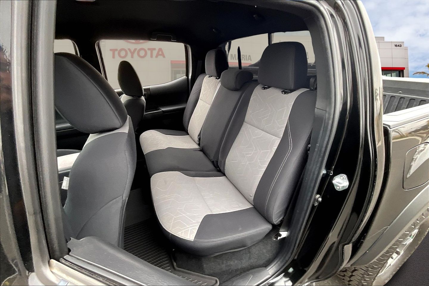 2022 Toyota Tacoma TRD Off-Road photo