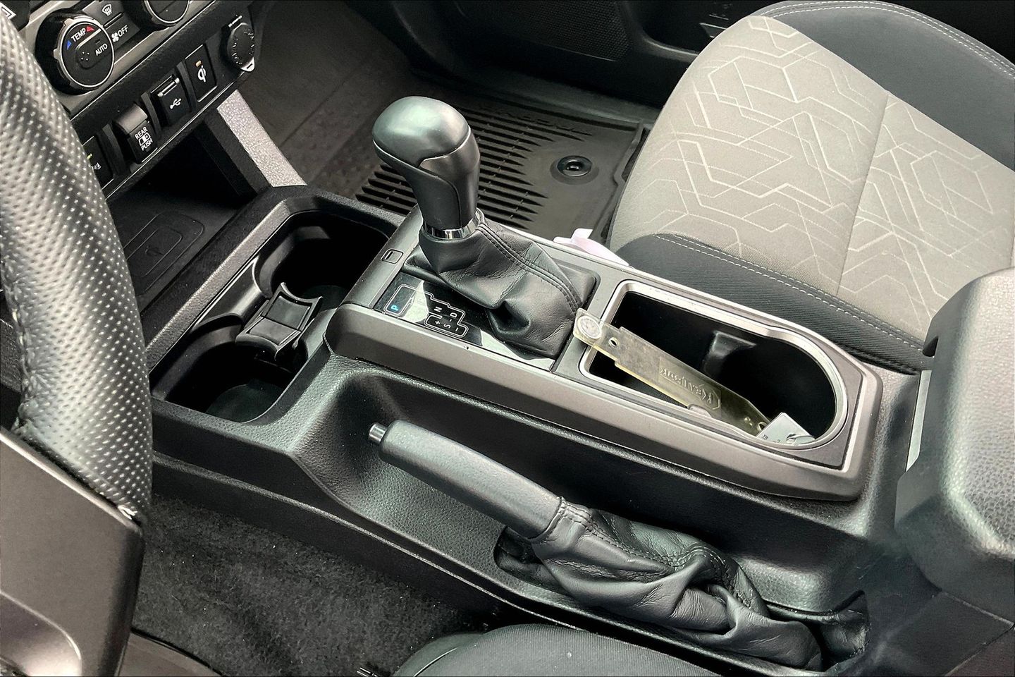 2022 Toyota Tacoma TRD Off-Road photo