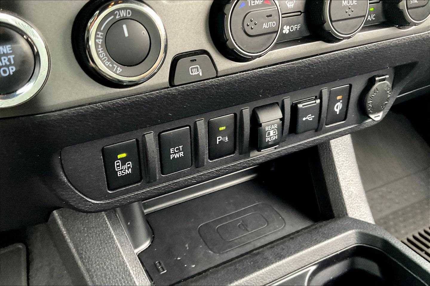 2022 Toyota Tacoma TRD Off-Road photo