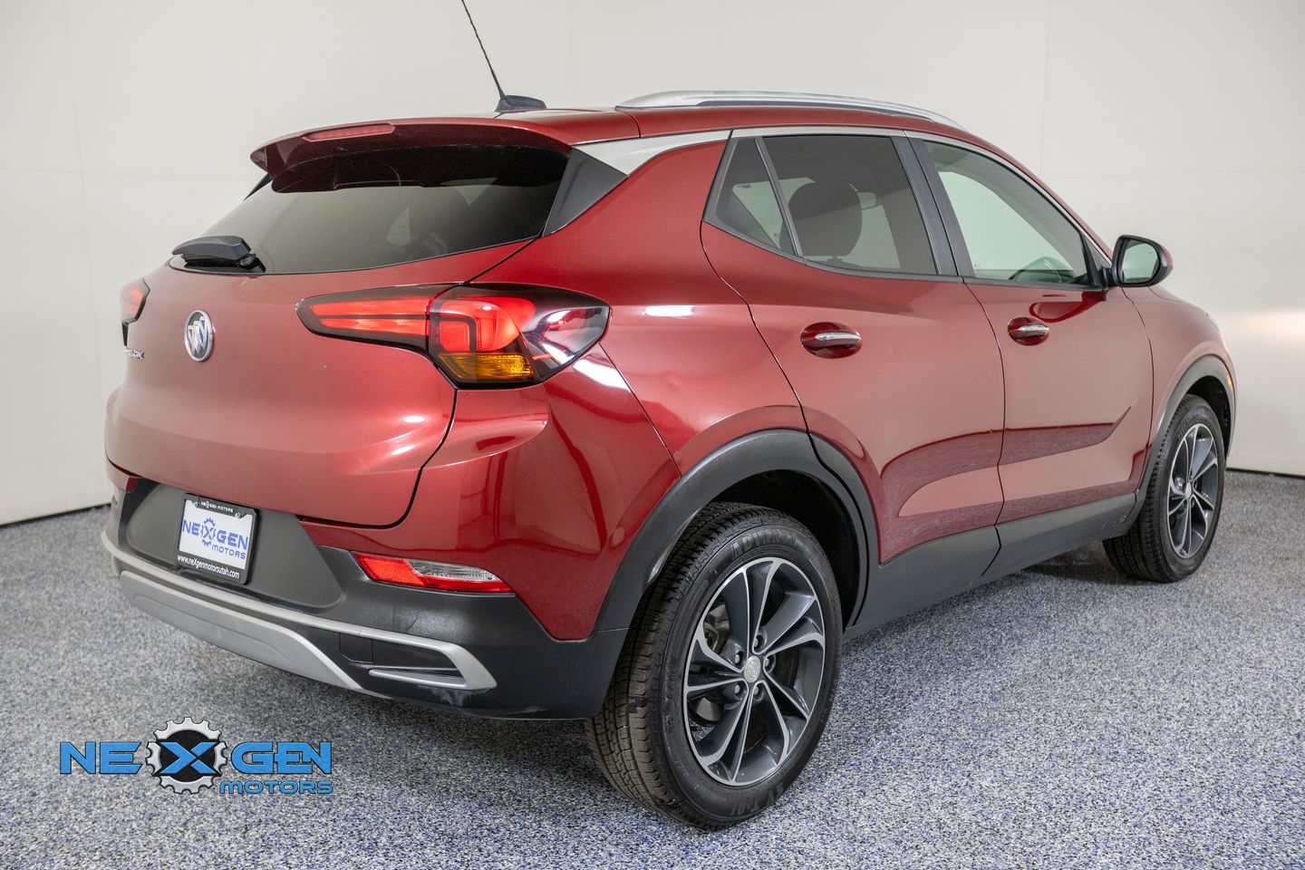 View vehicle photo 7