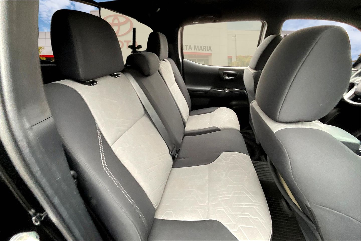 2022 Toyota Tacoma TRD Off-Road photo