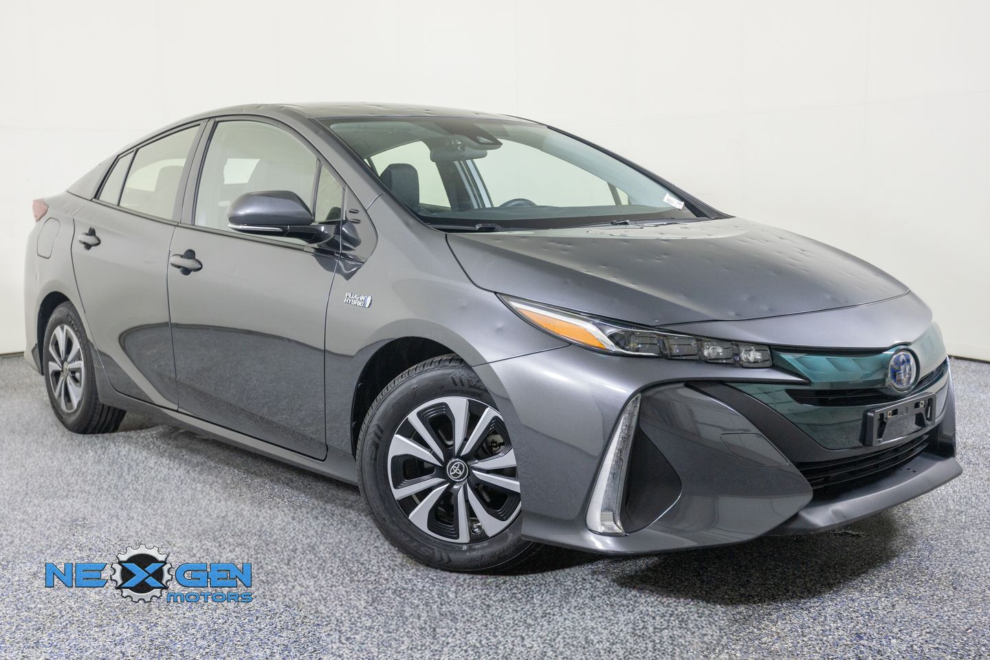 Magnetic Gray Metallic 2017 Toyota Prius Prime Hatchback Front-Wheel Drive Continuously Variable Transmission