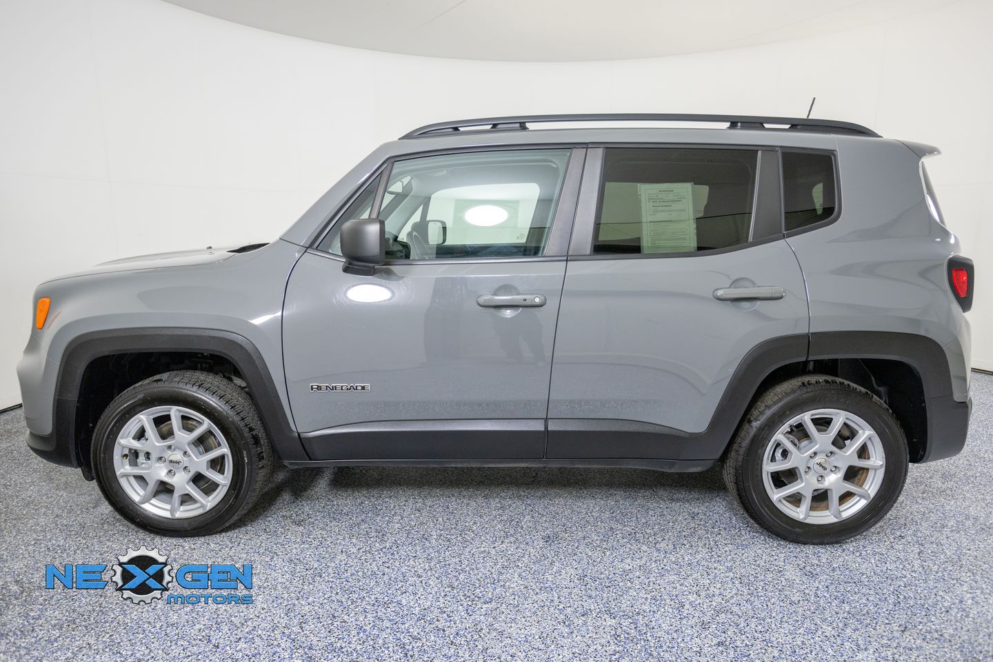 View vehicle photo 4