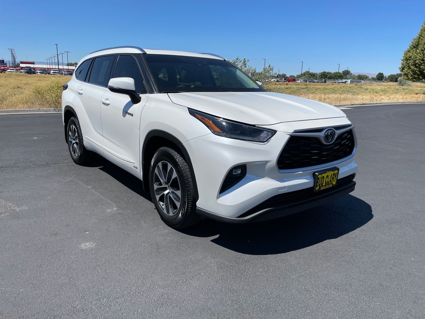 White (Blizzard Pearl) 2021 Toyota Highlander Hybrid SUV / Crossover All-Wheel Drive Continuously Variable Transmission