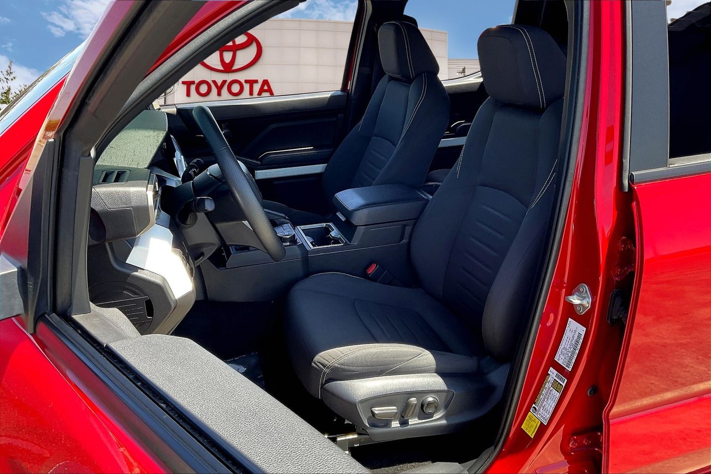 2024 Toyota Tacoma TRD Off-Road photo