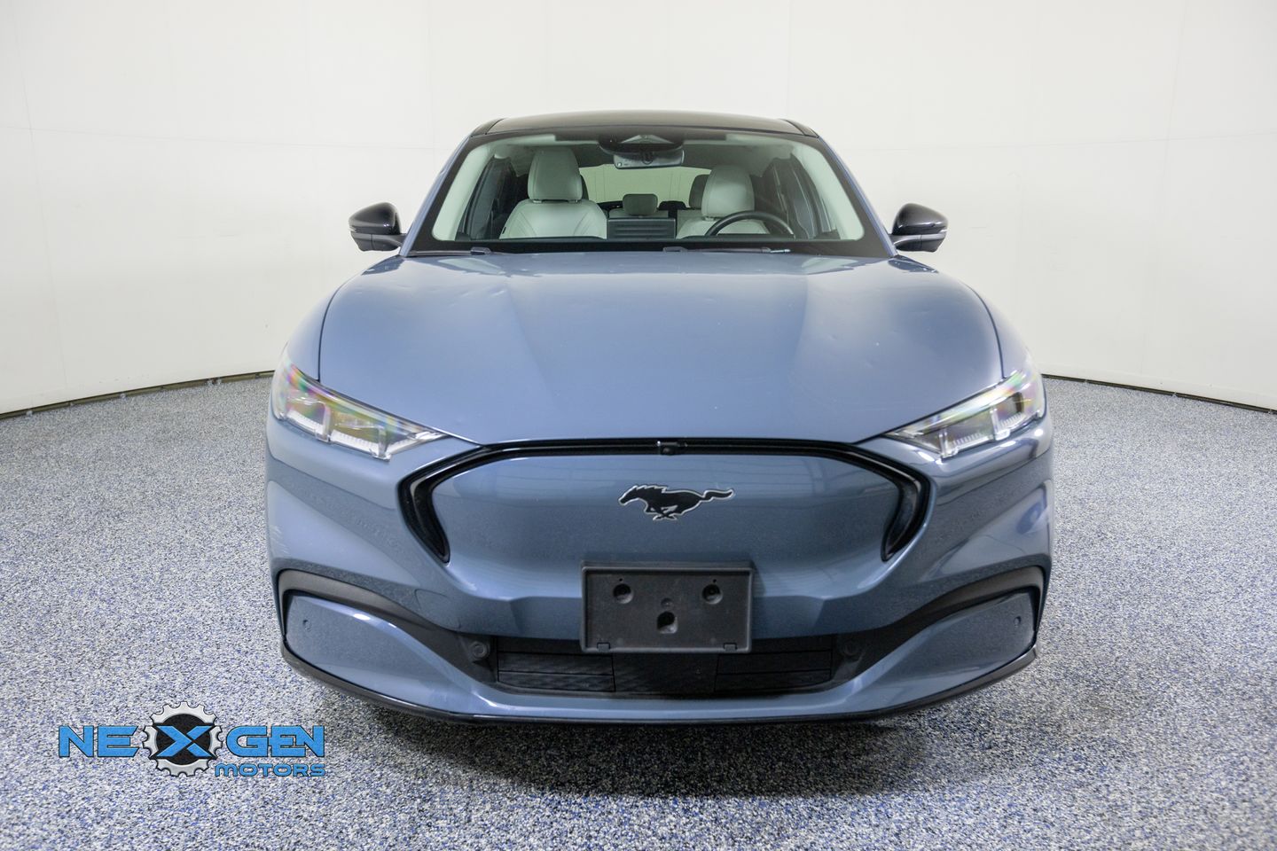 View vehicle photo 2