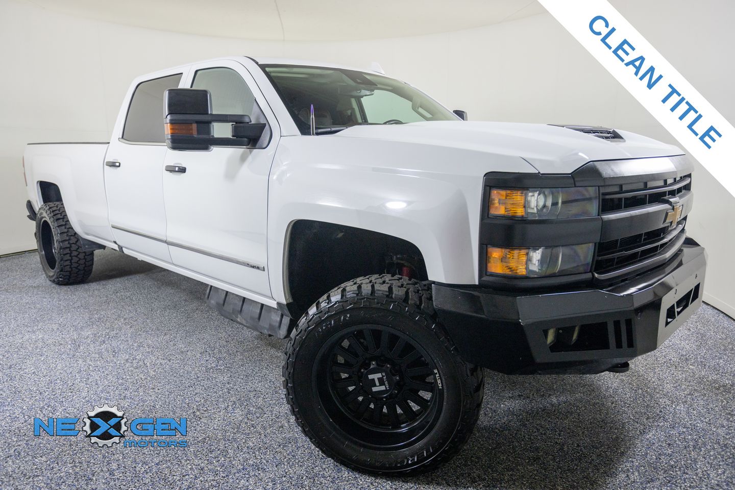 Summit White 2018 Chevrolet Silverado 3500HD Pickup Truck Four-Wheel Drive 6-Speed Automatic