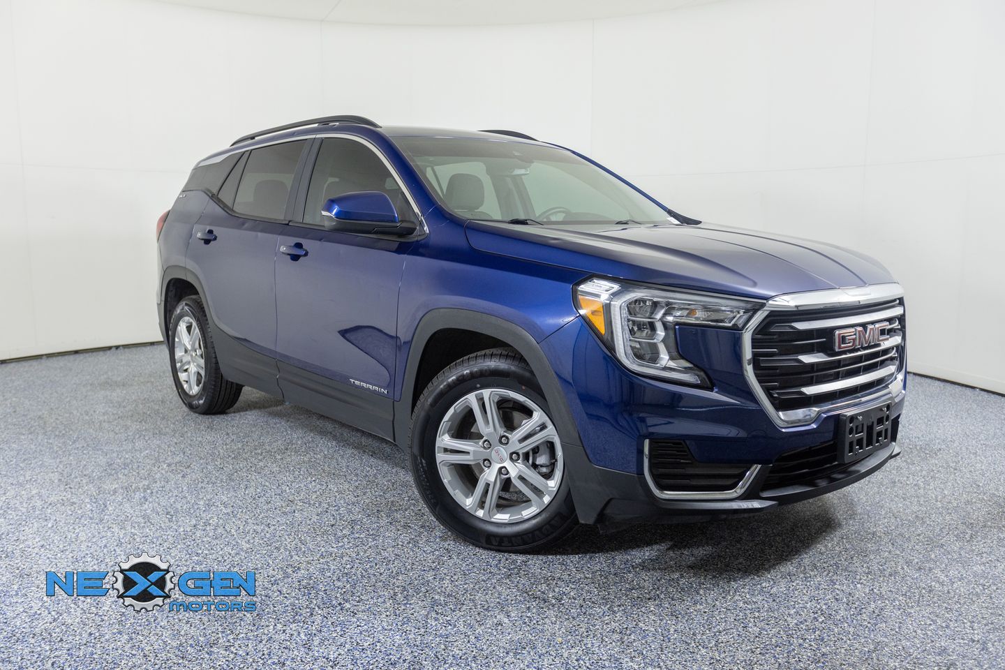 Marine Metallic 2022 GMC Terrain SLE FWD SUV / Crossover Front-Wheel Drive 9-Speed Automatic