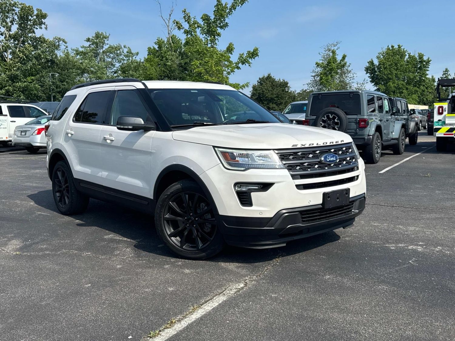White Platinum Clearcoat Metallic 2019 Ford Explorer XLT AWD SUV / Crossover All-Wheel Drive 6-Speed Automatic