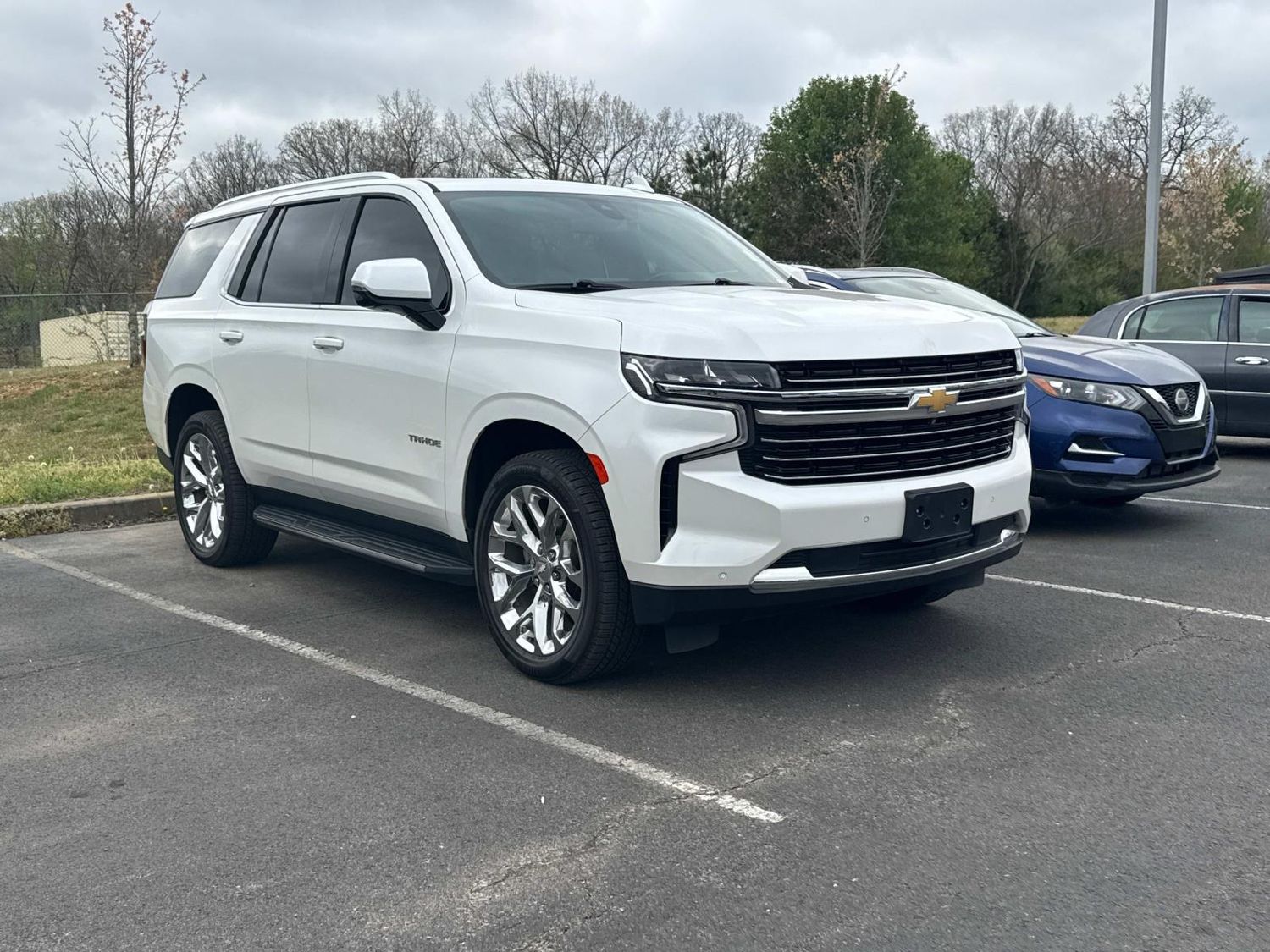 White (Iridescent Pearl Tricoat) 2022 Chevrolet Tahoe LT RWD SUV / Crossover 4X2