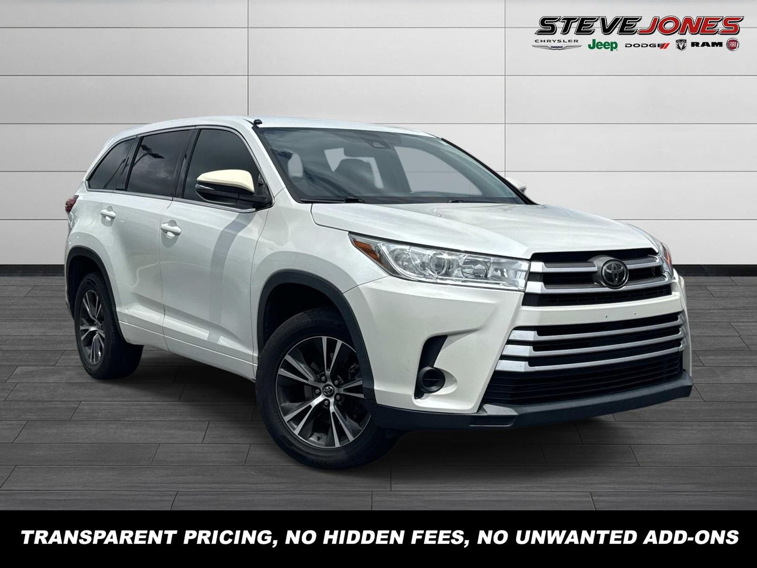 White (Blizzard Pearl) 2018 Toyota Highlander SUV / Crossover Front-Wheel Drive 6-Speed Automatic
