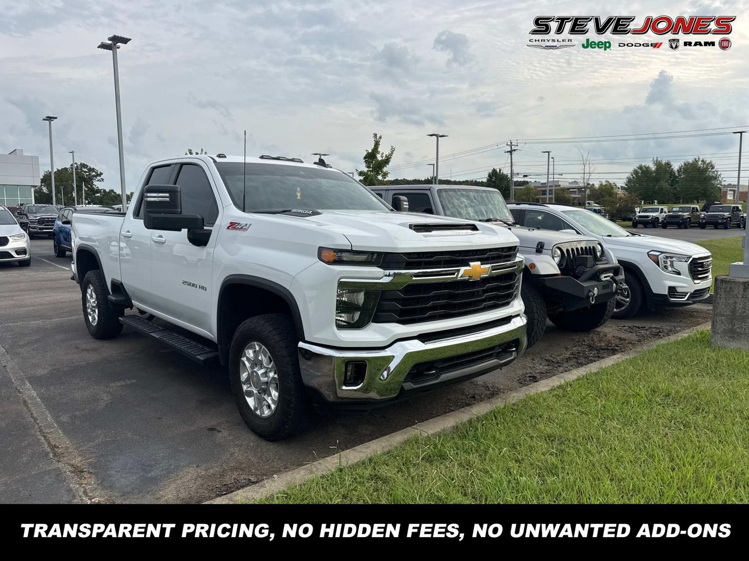 Summit White 2024 Chevrolet Silverado 2500HD Pickup Truck Four-Wheel Drive Automatic