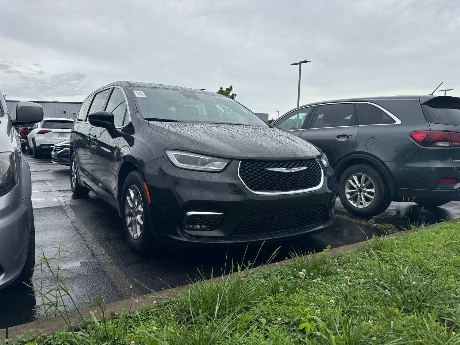2023 Chrysler Pacifica Touring FWD