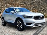 2020 Volvo XC40 Momentum — Glacier Silver Metallic interior and detail view 10, for sale at A Better Way Wholesale Autos in Naugatuck, CT