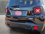 2015 Jeep Renegade Latitude - Black exterior view 5