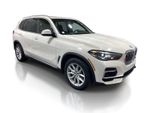 2022 BMW X5 xDrive40i - Alpine White exterior view 5
