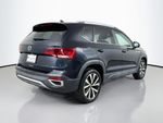 2022 Volkswagen Taos 1.5T SE - Deep Black exterior view 5