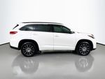 2017 Toyota Highlander SE - Blizzard Pearl exterior view 8
