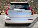 2022 Volvo XC90 T6 Momentum - White exterior view 4