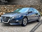 2022 Nissan Altima 2.5 SV - Blue Metallic exterior view 1