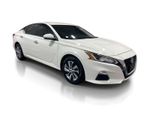 2020 Nissan Altima 2.5 S - Glacier White exterior view 5