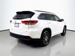 2017 Toyota Highlander SE - Blizzard Pearl exterior view 5