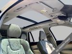 2022 Volvo XC90 T6 Momentum - White exterior view 20