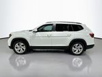 2021 Volkswagen Atlas 3.6L V6 SE w/Technology - Pure White exterior view 8