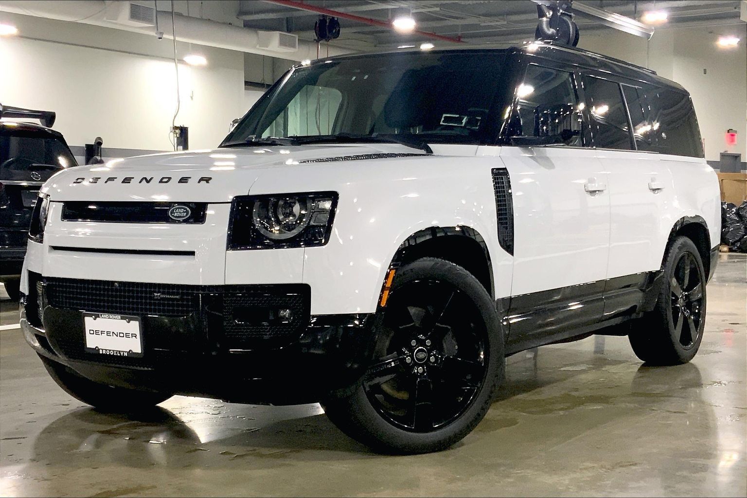 2023 Land Rover Defender 130 X-Dynamic SE AWD