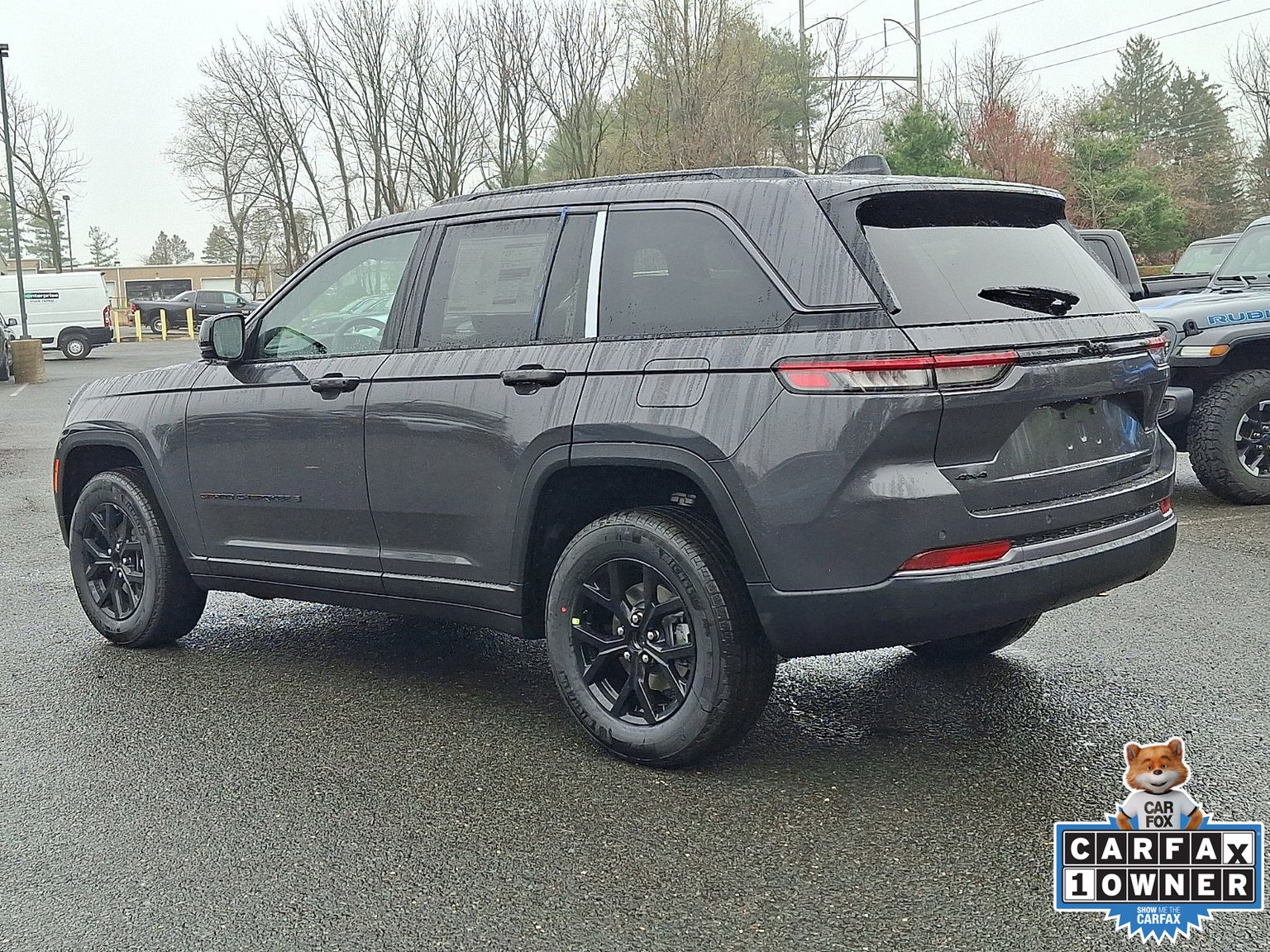 View vehicle photo 4