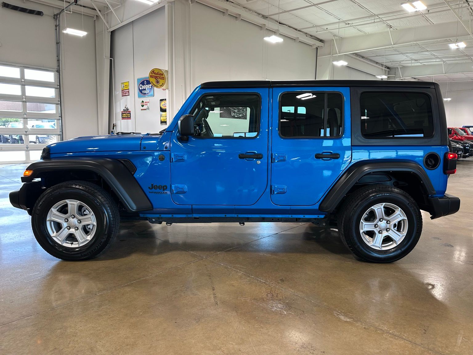 View vehicle photo 4