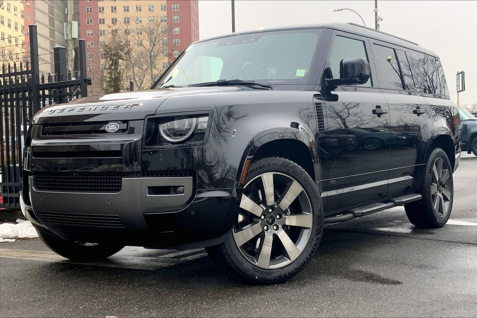2026 Land Rover Defender 130 V8 P500 AWD