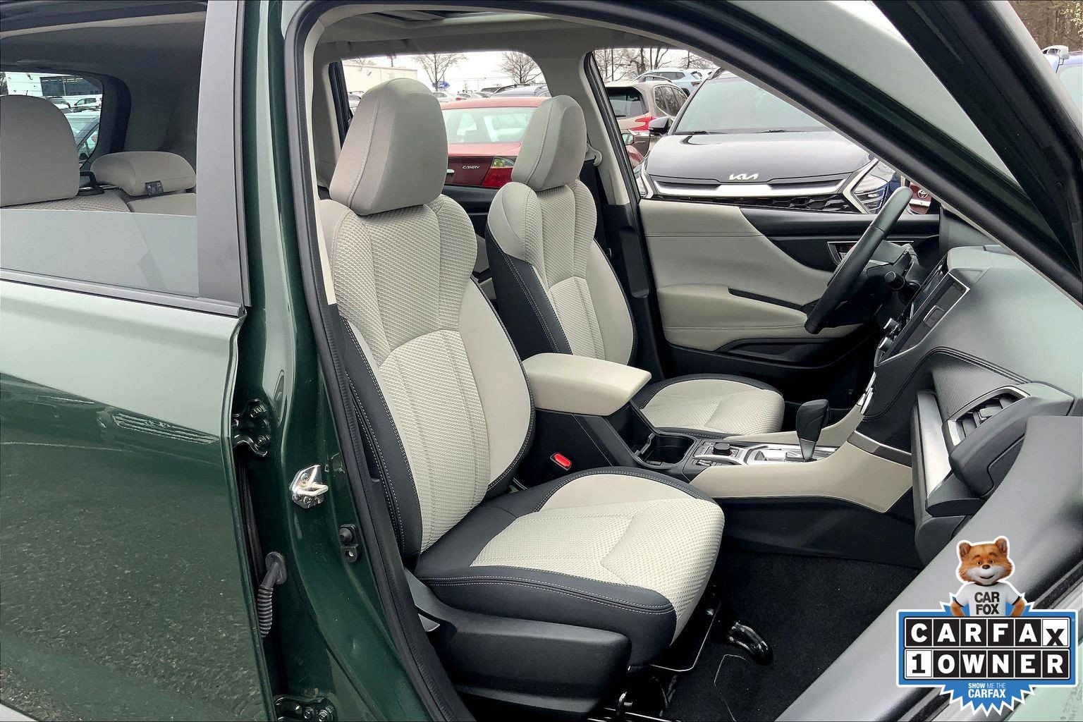 View vehicle photo 7