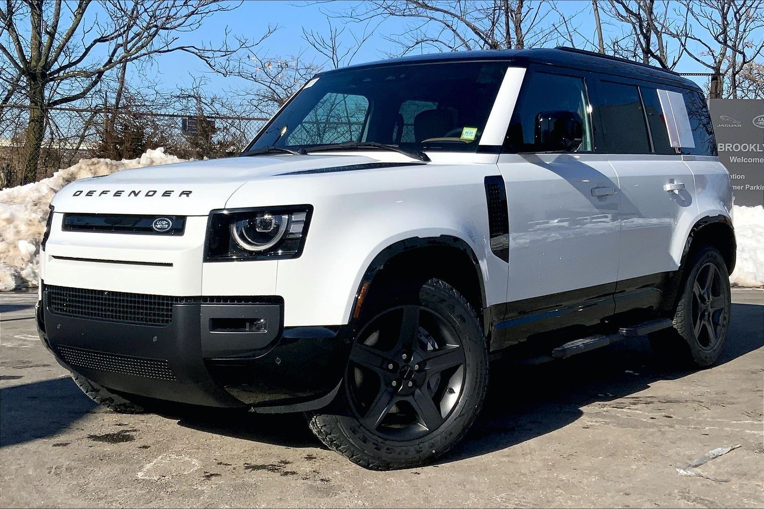 2026 Land Rover Defender 110 P400 X-Dynamic SE AWD