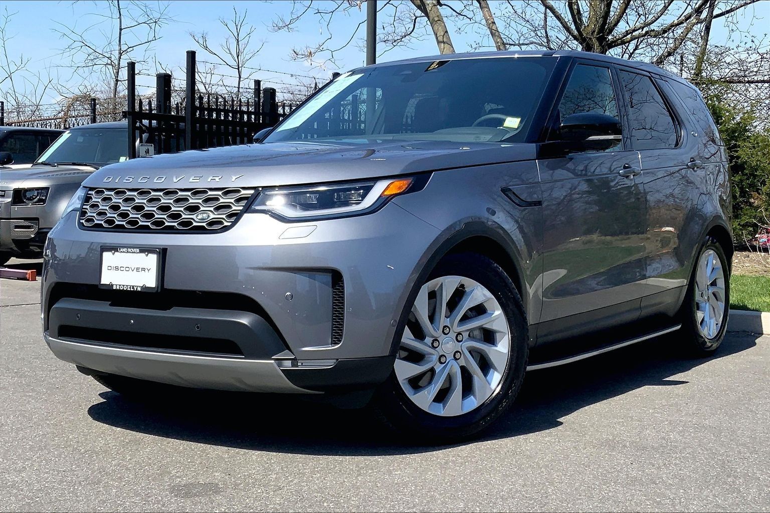 Gray (Eiger Grey Metallic) 2025 Land Rover Discovery P300 S AWD SUV / Crossover All-Wheel Drive 8-Speed Automatic