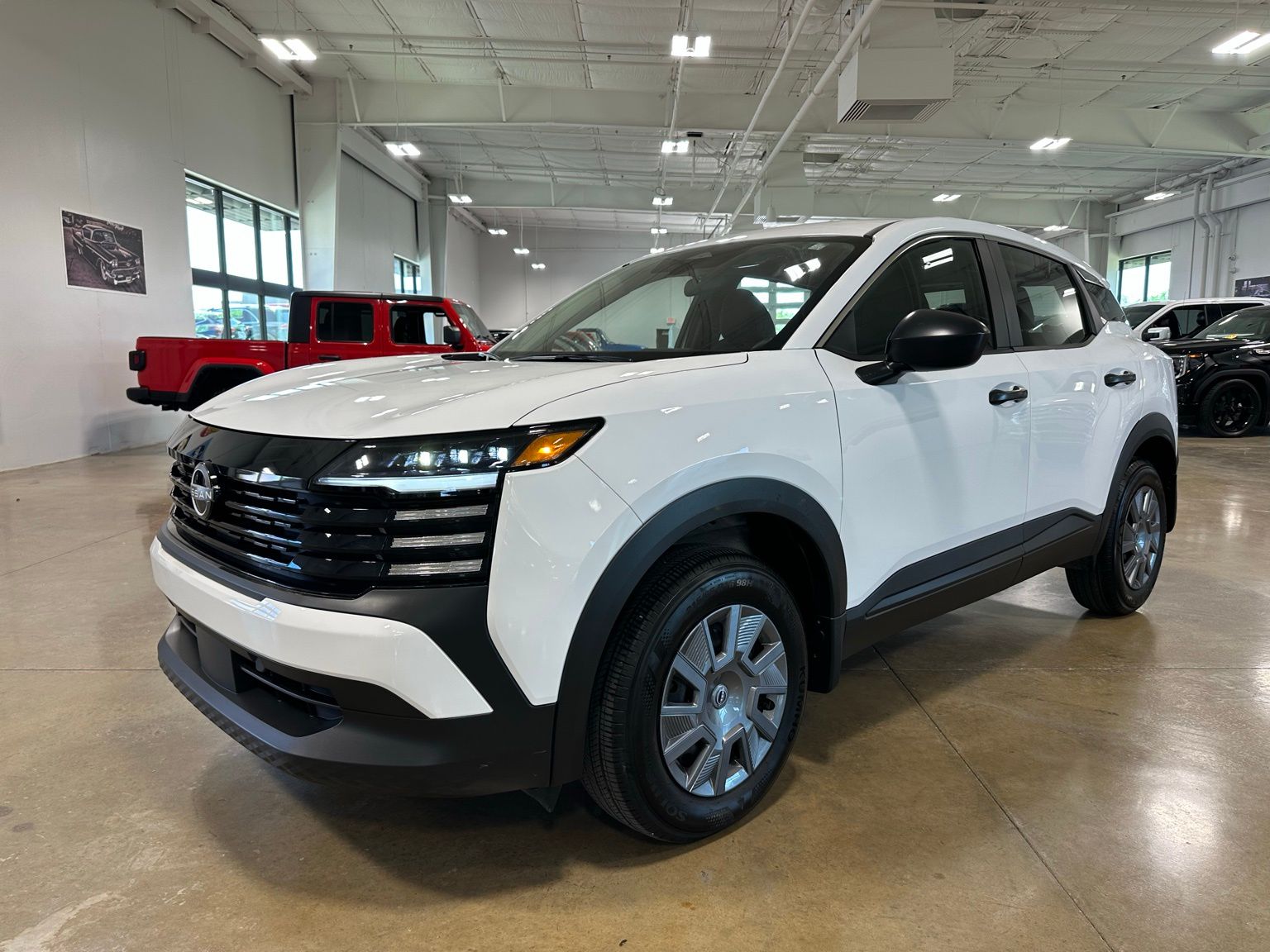 View vehicle photo 3