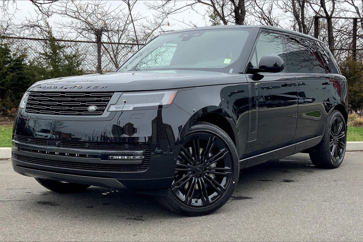 Santorini Black Metallic 2026 Land Rover Range Rover P400 SE LWB AWD SUV / Crossover All-Wheel Drive 8-Speed Automatic