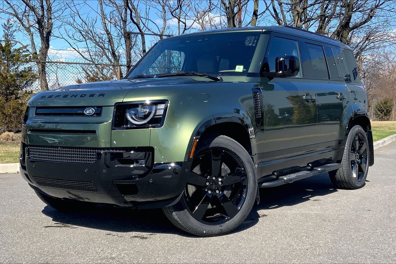 2026 Land Rover Defender 110 P400 X-Dynamic SE AWD